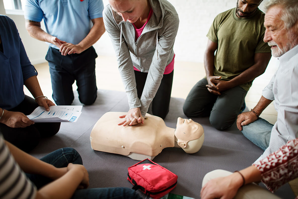 red-group-diverse-people-cpr-training-class